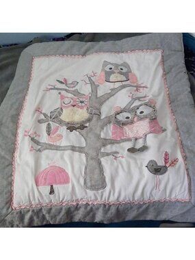 Levtex Night Owl Pink Baby Quilt 35 x 41